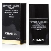 CHANEL - PERFECTION LUMIÈRE VELVET SMOOTH-EFFECT MAKEUP SPF 15