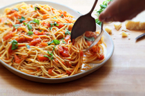 Spaghetti With Fresh Tomato and Basil Sauce Recipe
