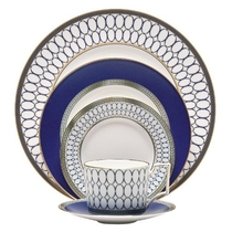 People recommend "Wedgwood 5C10210222 5 Piece Place Setting, Renaissance Gold"