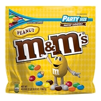 People recommend "M&M'S Peanut Chocolate Candy Party Size 42 Ounce (Pack of 1) Bag"