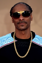Find more info about Snoop Dogg 